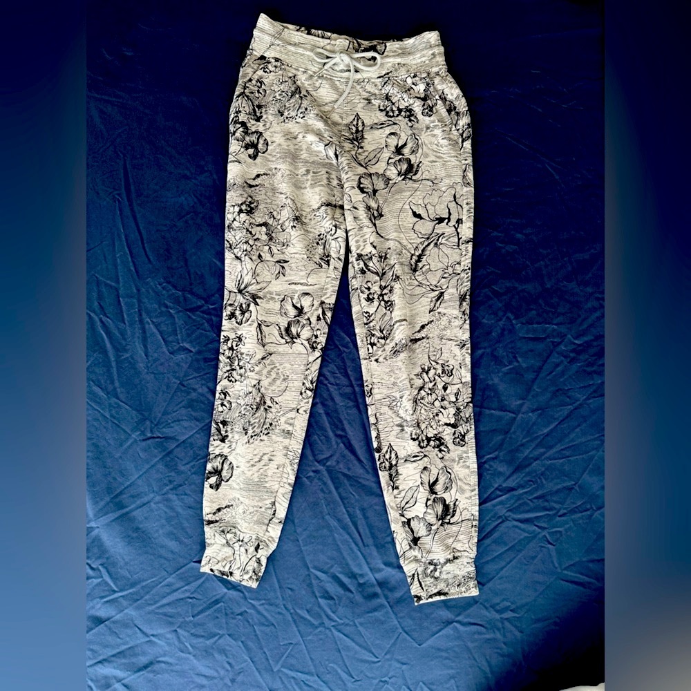 Athleta Balance Jogger Eden Floral XS